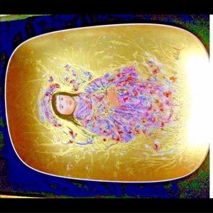 New Edna Hibel Plate TAKARA Arte Ovale 24K gold